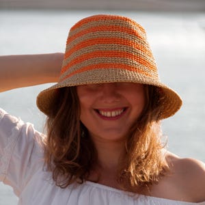 Modello per cappello a secchiello all'uncinetto, cappello di paglia a righe per il sole (PDF, download digitale)