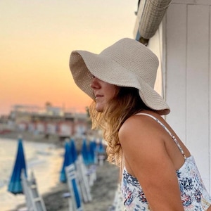 Crochet Bucket Hat Pattern, Wide Brim Summer Sun Hat Tutorial (PDF) image 1