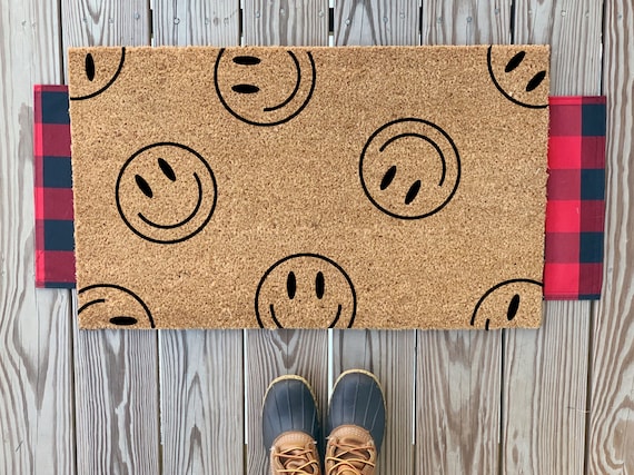 Retro Smiley Face Pattern Doormat | Groovy Welcome Home Mat |  Outdoor Welcome Mat | Funny Doormat | Retro Doormat | Good Vibes Only Mat