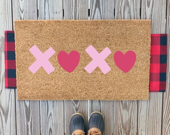 Dikke XOXO met harten deurmat | Kleurrijk Valentijnsdagdecor | Galentijnsdag | Housewarming-sluitingscadeaus | Hallo lente, welkom thuis