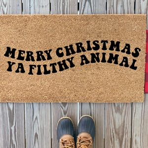 Retro Merry Christmas Ya Filthy Animal Doormat | Christmas Welcome Mat | Outdoor Seasonal Patio Decor | Winter Front Doormat Happy Holidays