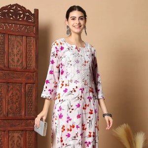 Handmade Chikankari Kurta: White Mulmul Cotton Floral Print