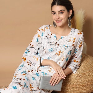 Handmade Chikankari Kurta: Floral Print Mulmul Cotton, Straight Fit