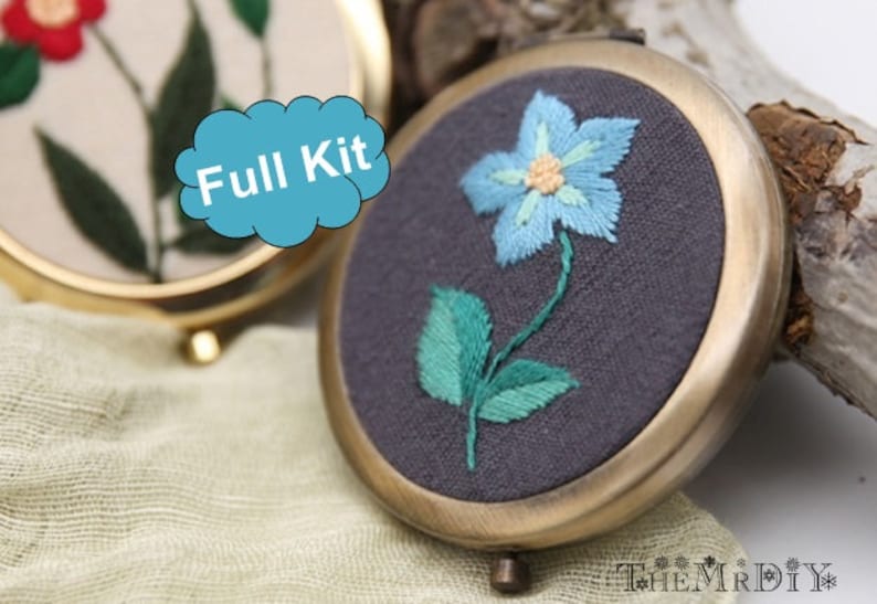 Personalized Gift Idea DIY Beginner Embroidery Kit Mirror Modern Floral Hand Embroidery Full Kit Foldable Make-up Mirror Purse Mirror
