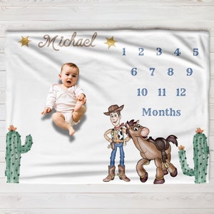 Manta de felpa, manta de Woody y Bullseye Western Milestone, Toy Story, regalo de baby shower, decoración de guardería, accesorio de fotografía para recién nacidos