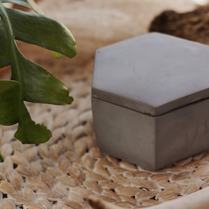 Handmade concrete jewelry box | Minimalist storage box | Modern accessory for jewelry and small items image 1