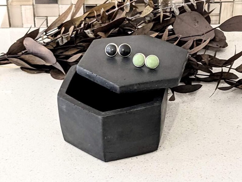 Handmade concrete jewelry box | Minimalist storage box | Modern accessory for jewelry and small items image 7