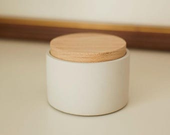 Handmade concrete box with maple wood lid | Minimalist storage jar | Salt or spice jar | Modern decorative box
