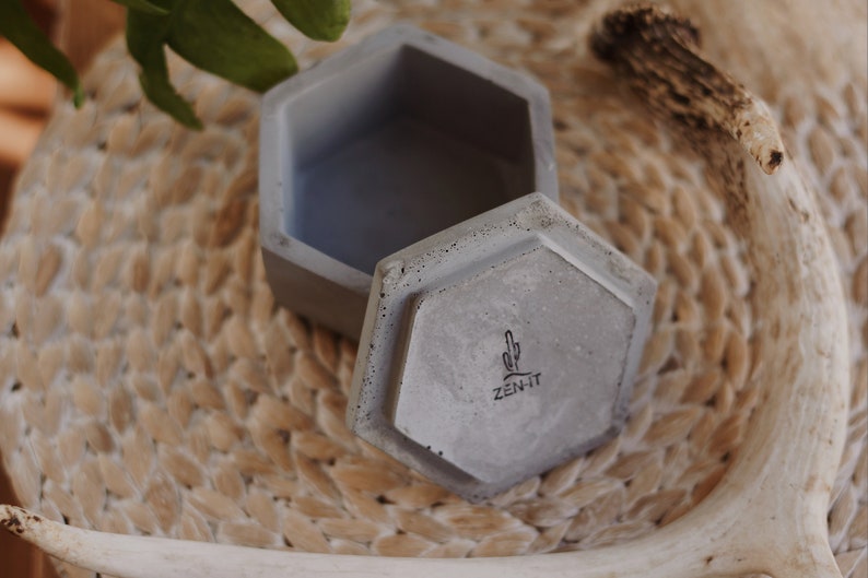 Handmade concrete jewelry box | Minimalist storage box | Modern accessory for jewelry and small items image 3