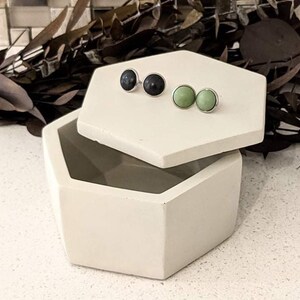 Handmade concrete jewelry box | Minimalist storage box | Modern accessory for jewelry and small items image 6