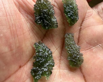 Lot (4) Maly Chlum Moldavite Tektites - Rare 7.72 g - Moldavite Tektite - Museum - Extremely Powerful