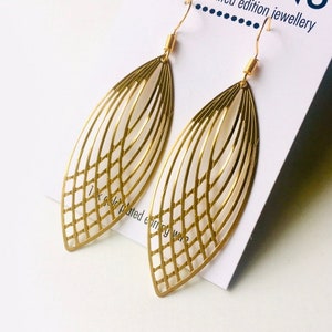 Pendientes colgantes de pan de oro. Pendientes de inspiración art déco. Regalos para ella.