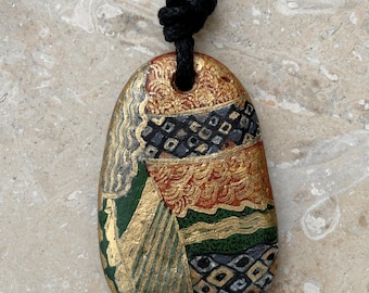 Klimt inspirierter handbemalter Kieselsteinanhänger, Gustav Klimt, Jugendstil Halskette, Art Deco Halskette