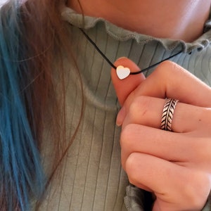 Edelstahl Herz Charm Halskette, verstellbarer Herz Charm Choker, Geschenk mit besonderer Botschaft Display Karte
