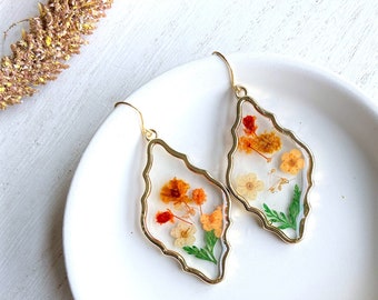 Pressed Wild Flower Earrings | Multi Flower Earrings | Resin Jewelry | Resin Flower Dangle | Resin Dried Flower Drop Earrings | Hibiscus