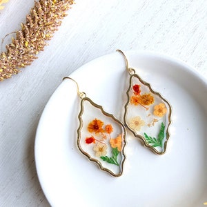 Pressed Wild Flower Earrings | Multi Flower Earrings | Resin Jewelry | Resin Flower Dangle | Resin Dried Flower Drop Earrings | Hibiscus