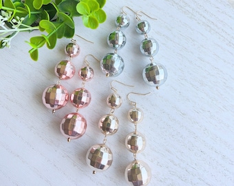 ディスコボールイヤリング｜軽量ディスコクイーンコスチュームダングル｜ファンキーイヤリング｜ミラーボールイヤリング｜3Dディスコボール｜60年代70年代ダンスパーティー