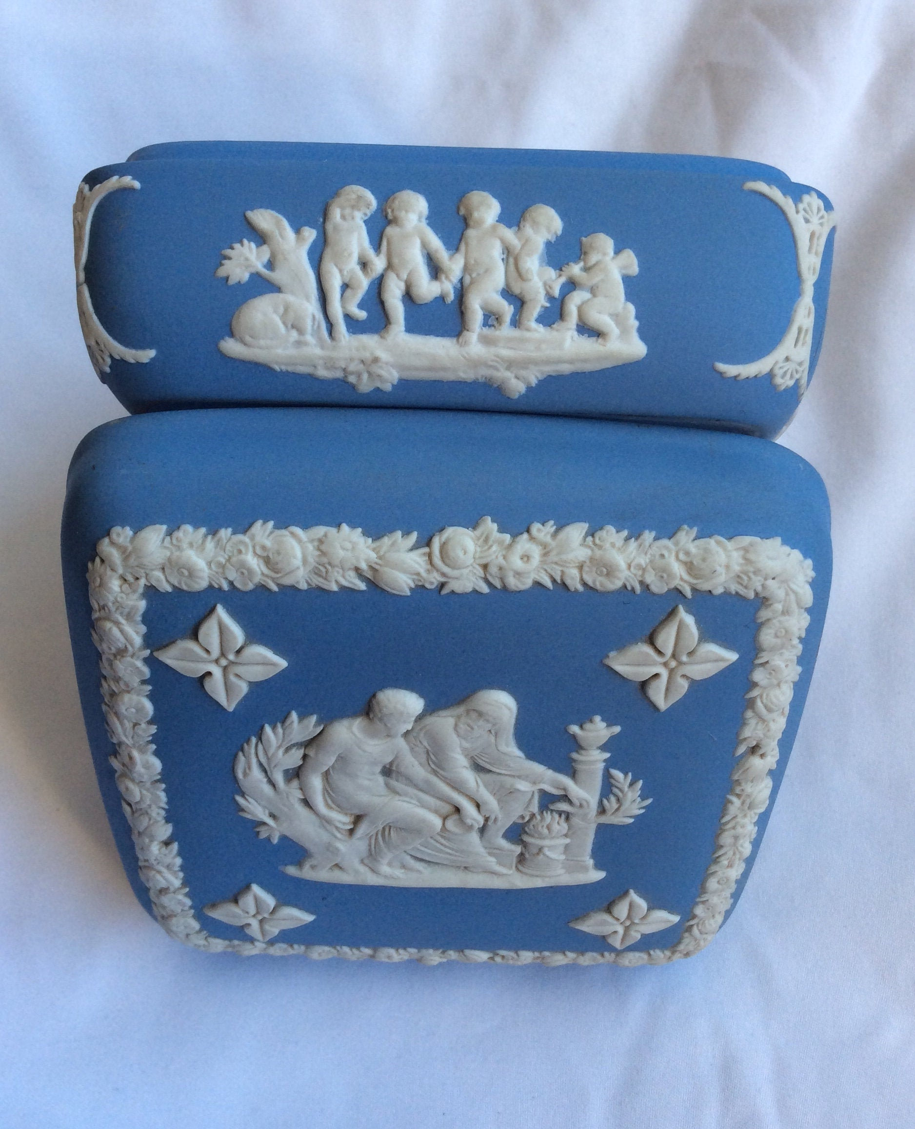 Wedgwood trinket box