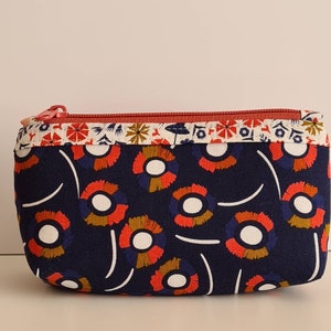 Borsa cosmetica fiorita blu e rossa / Borsa per il trucco / Borsa da toilette / Borsa in cotone da trucco / Borsa con cerniera in tessuto