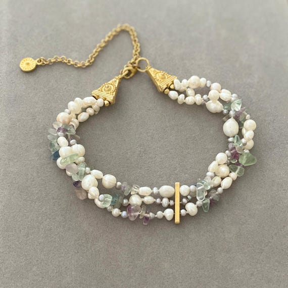 Freshwater pearl and crystal choker