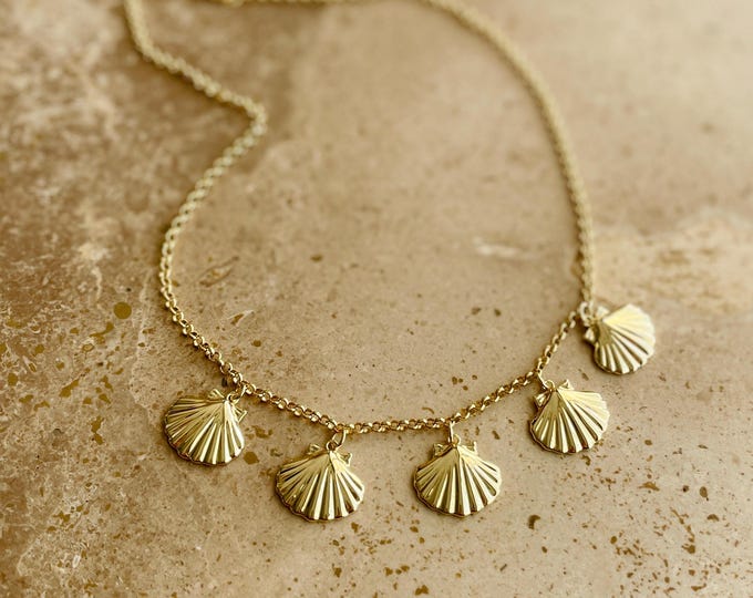 Gold seashells necklace