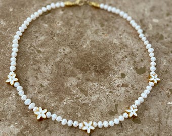 Freshwater pearl daisy chain necklace