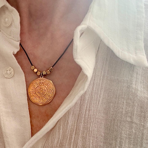 Adjustable cord charm necklace with medallion pendant, gold or silver