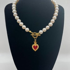 Sacred Heart pearl choker image 4