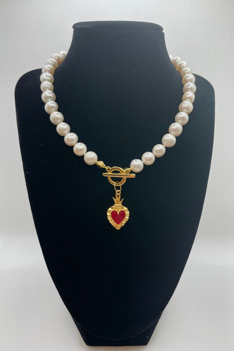 Sacred Heart pearl choker image 4