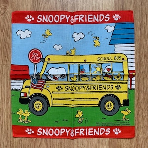 Pañuelo vintage de personajes de Snoopy y sus amigos, 2010