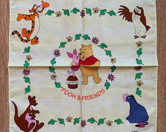 Vintage Winnie the Pooh & Friends Disney-zakdoek | Katoenen sjaal met zeldzame karakters | Retro bandana cadeau voor haar | 2836