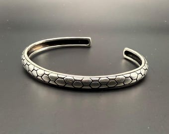 Brazalete geométrico de panal de abeja de plata de ley 925 / Brazalete ajustable con patrón hexagonal de 18 g / Joyería para hombre hecha a mano