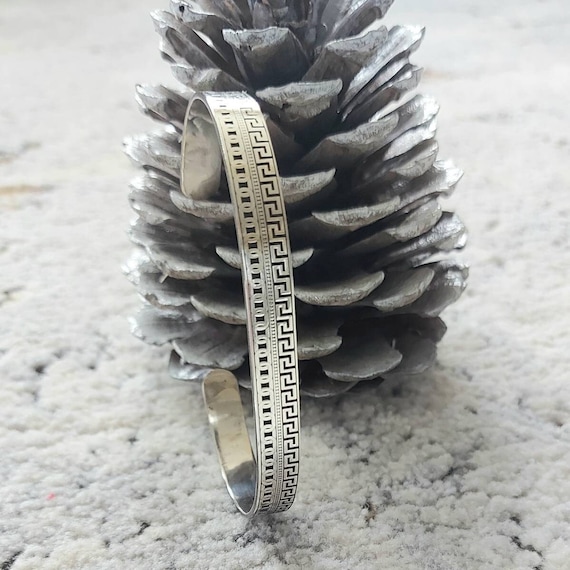 ヴィンテージ 銀製カフブレスレット(彫刻模様) 節約 フランス