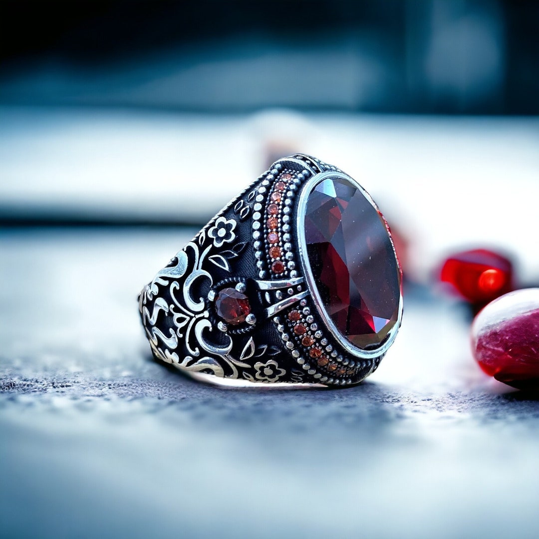 vintage silver925×red stone ring 6. Vintage RE 925 Sterling Silver Red Faceted Garnet Stone