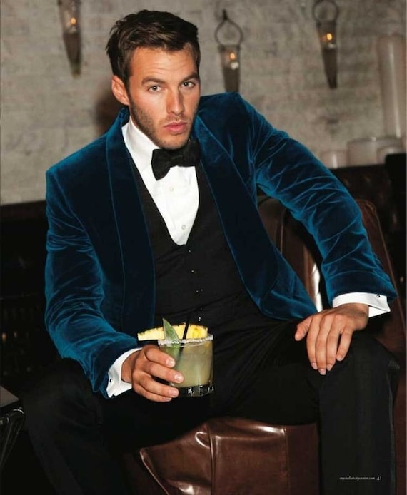 Men's Elegant Blue Velvet Jacket Hosting Evening Party 