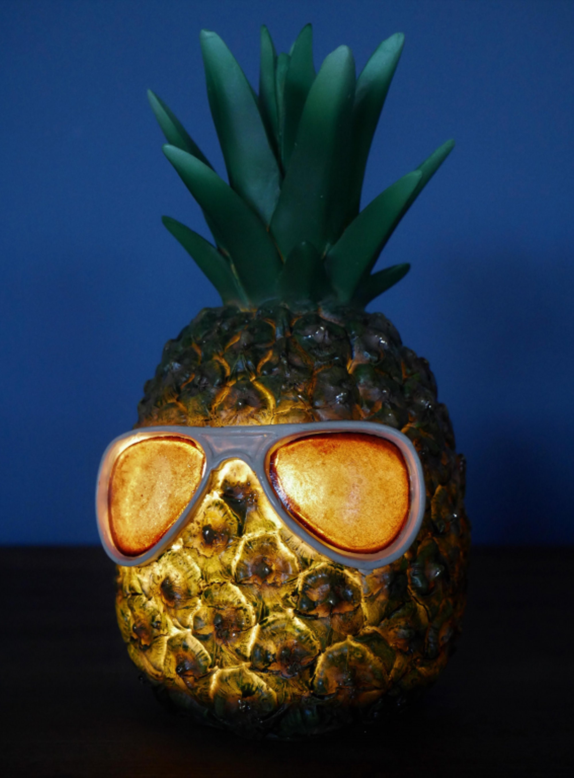 Battery operated sale pineapple lamp