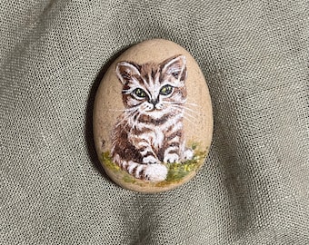 Handgeschilderde rotskat: natuursteen voor woondecoratie