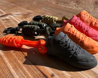 Climbing Shoe Keychain with paracord, climber gift, boulder, rock climber, adventure gift, keyholder for climber, climbing shoe charm
