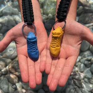 climbing keychain, climbing shoe, gift for climber, boulder, rock climber, adventure gift, keyholder for climber, climbing accessories