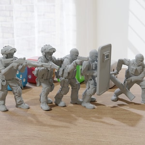 SWAT Breach Team - Five - moderne wargaming-miniaturen voor tabletop-rpg - minifiguren op schaal 20 mm / 28 mm / 32 mm