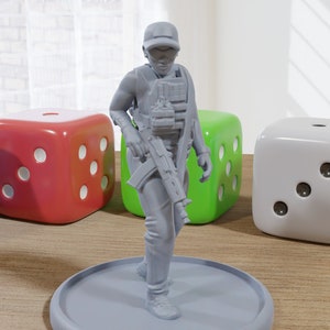 PMC Female - Modern Wargaming Miniatures for Tabletop RPG - 28mm / 32mm Scale Minifigures