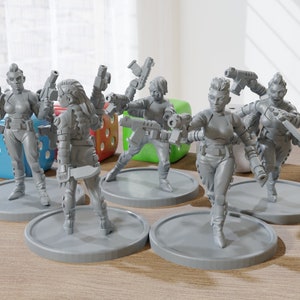 Bad Girls - 3D Printed Mini&#39;s - Cyberpunk / Sci-Fi - Tabletop Miniature Wargaming - 28mm / 32mm Scale Minifigures