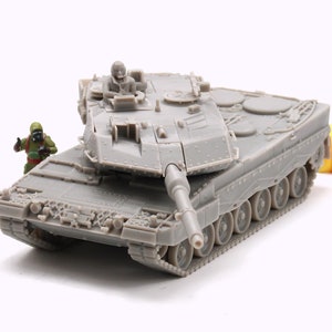 Leopard 2A5 Main Tank - 3D Printed Miniature Wargaming Combat Vehicle - 28mm / 20mm / 15mm Scale