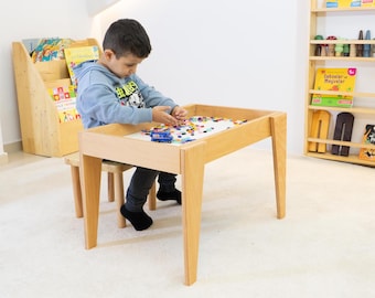 Mesa de bloques de construcción de madera, mesa de actividades Montessori para niños.