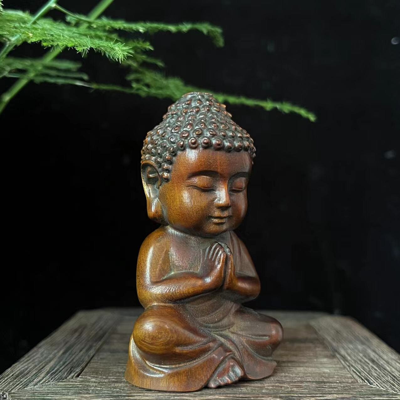 木彫り 僧侶　木製　仏像 木彫りの仏像、小さな僧侶の像、禅の祭壇の装飾 - Etsy 日本