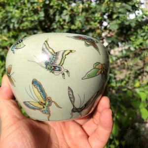 Vintage Celadon Glaze Butterfly Porcelain Water Pot, Hand Painted Chinese Ceramic Brush Washer, Tea Ceremony Accessory