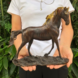 Bronze Horse Statue, Pure Copper Statue of Horse, Brass Sculpture Collectable Table Decor Animal Figurine for Living Room Home Decor Gift 56
