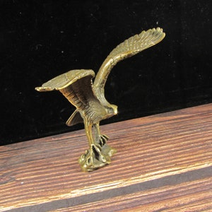 Feng shui living room Ornaments, Vintage Brass Bald Eagle Perching On Tree Branch,  Bronze Bird Statue,American Pride Bird Sculpture VC9922