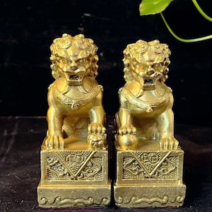 Feng Shui decor Fu Dogs Guardian Lion Statues, pair Copper Brass Beijing Lions Decor for Home Wealth Buddhist Guardian Lion Foo Copper Lion
