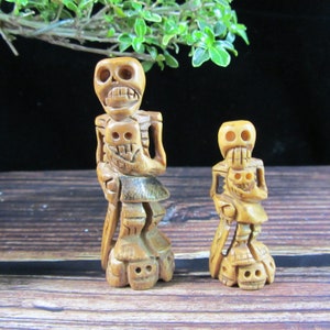 Vintage Cattle or Yak bull bone carving Human skeleton figurine Pendant detailed body Skull human skull Miniature Figurines Ghost Party VC58
